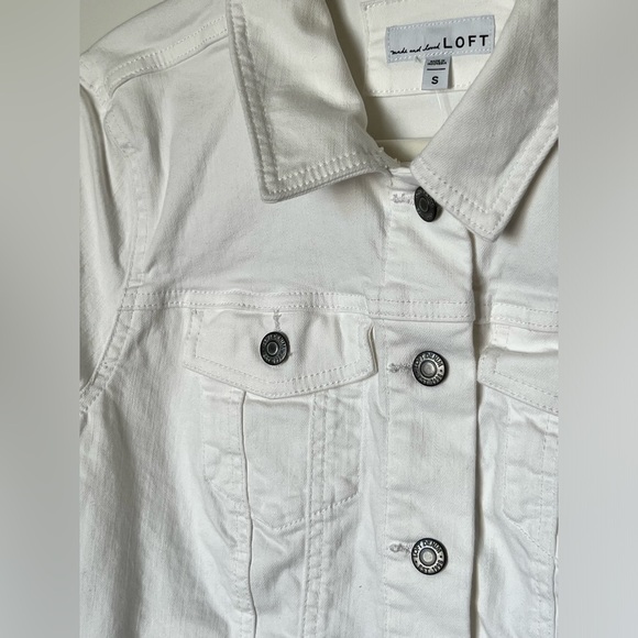 NWT Loft jean jacket. Size small. - Picture 4 of 4